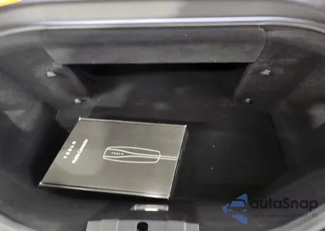 2013 Tesla Model S z USA, uszkodzony, nr VIN 5YJSA1DN6DFP26504